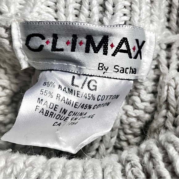 Floral Patterned Turtleneck Sweater - Picture 9 of 9